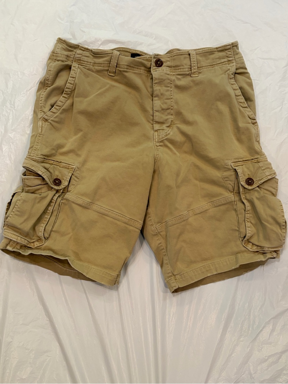 American Eagle Outfitters Men's Tan Cargo Shorts Size 36x10 Y2K